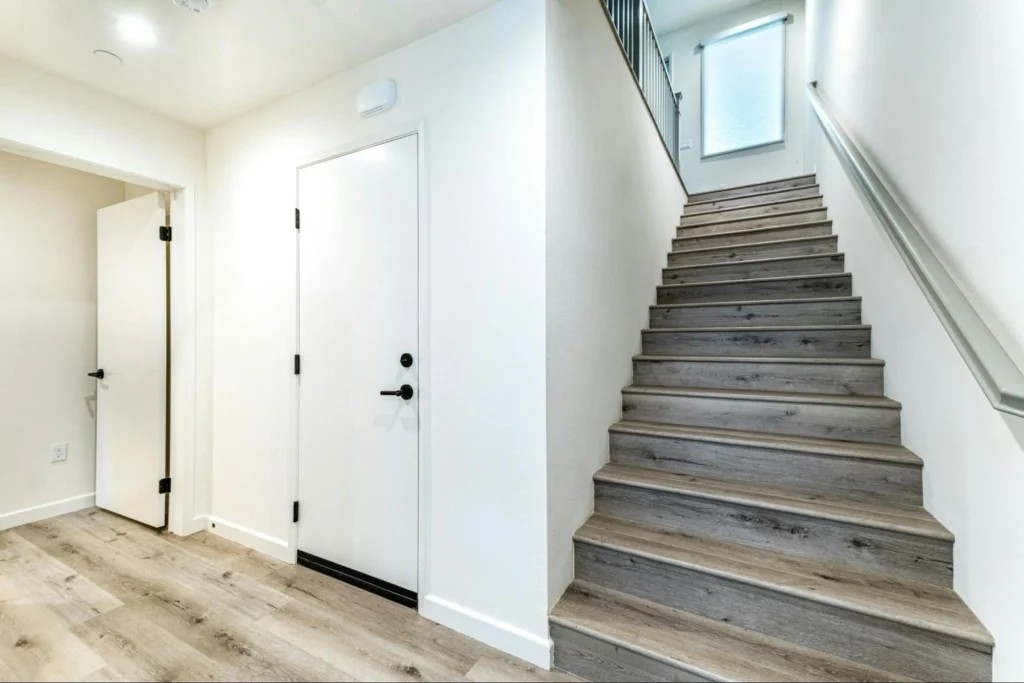 can you stain engineered wood flooring