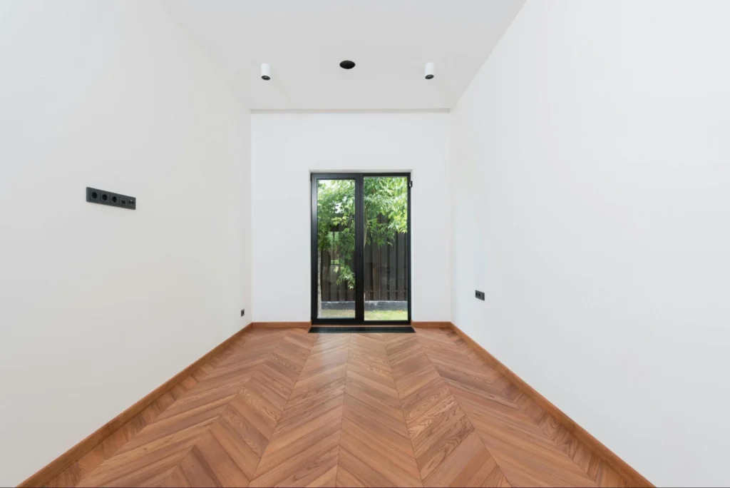 difference between parquet and herringbone flooring